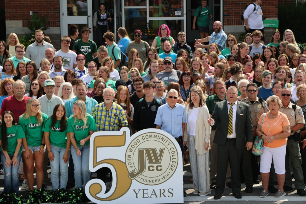 Group photo of JWCC faculty, staff and students for 50th anniversary